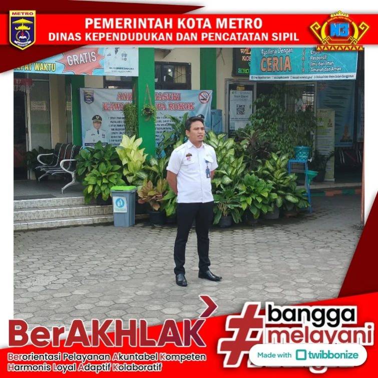 Pelaksanaan Apel Pagi Disdukcapil Kota Metro