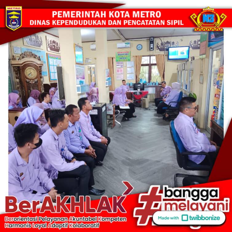 Briefing Mingguan dan koordinasi Pegawai Disdukcapil Kota Metro