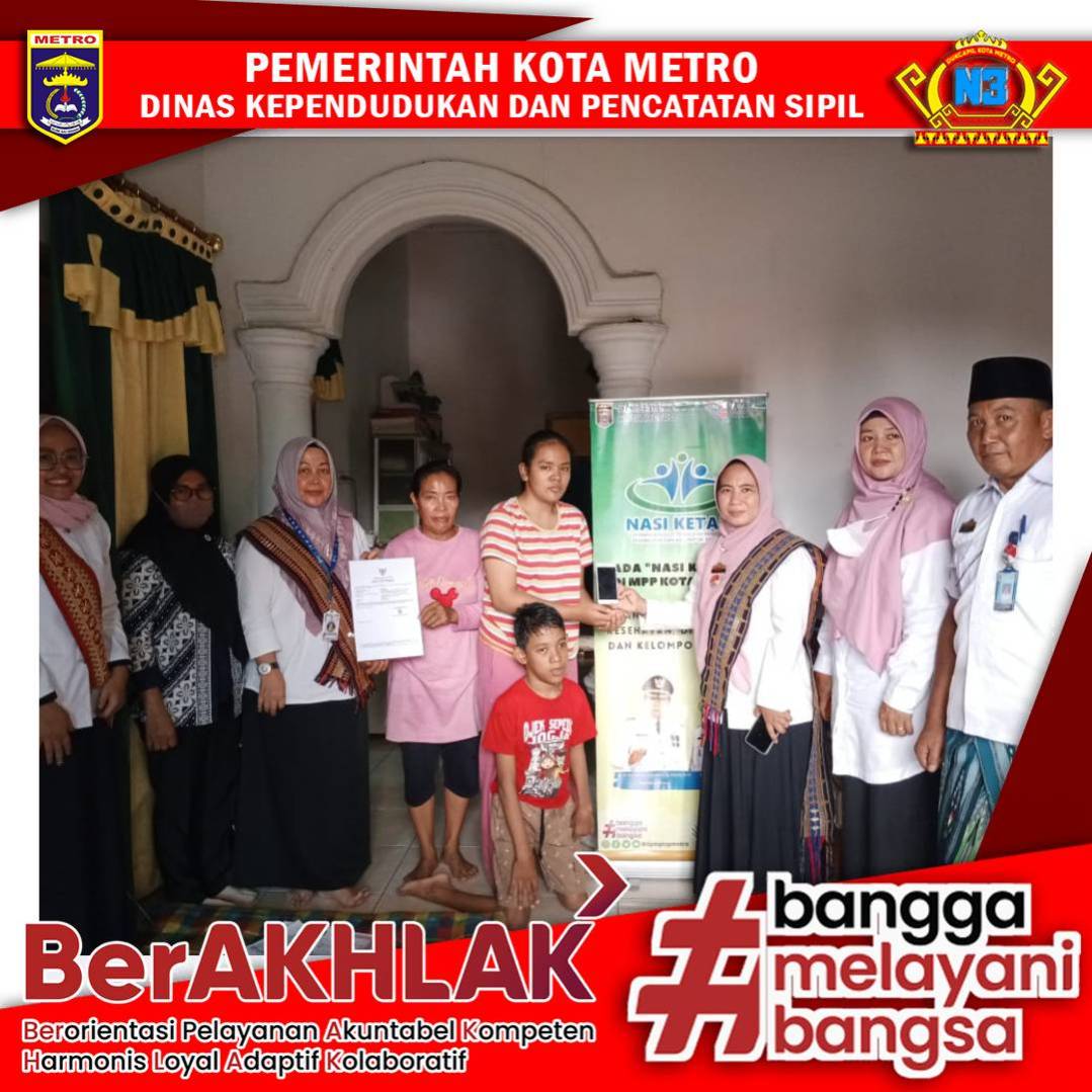 Dinas Dukcapil Kota Metro bersama DMPTSP Kota Metro melaksanakan pelayanan jemput bola bersama dalam rangka aktivasi Identitas Kependudukan Digital