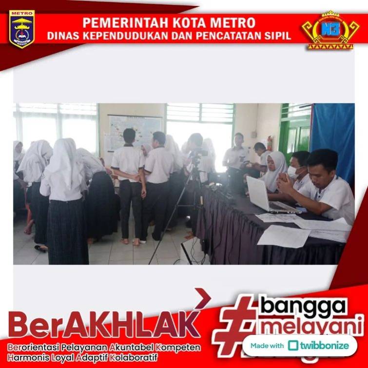 PEREKAMAN KTP-EL KELILING DAN AKTIVASI IKD KE SMA N 4 METRO