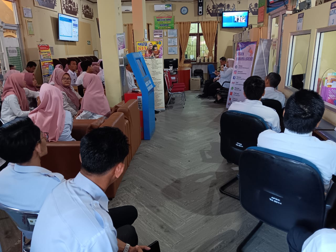 Rapat Koordinasi Mingguan Disdukcapil Metro Bahas Strategi Peningkatan Pelayanan