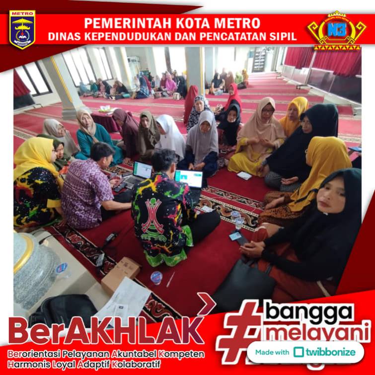 Jemput Bola Pelayanan Aktivasi IKD pada Acara Pengajian BKMT Kota Metro