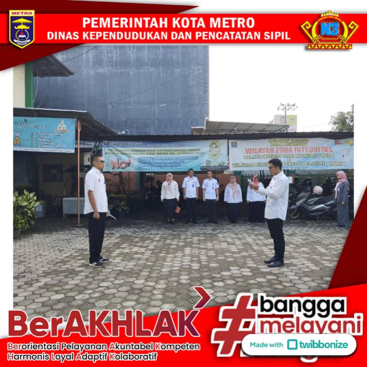 Pelaksanaan Apel pagi Dinas Dukcapil Kota Metro