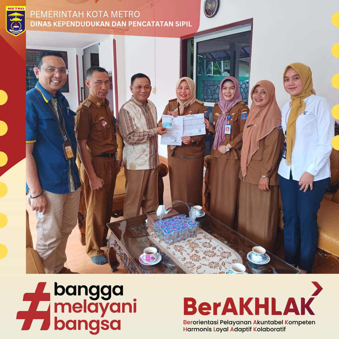 Penyerahan 3 in 1 Akta Kematian Alm. Hj. Asih Kusminah, S.Pd