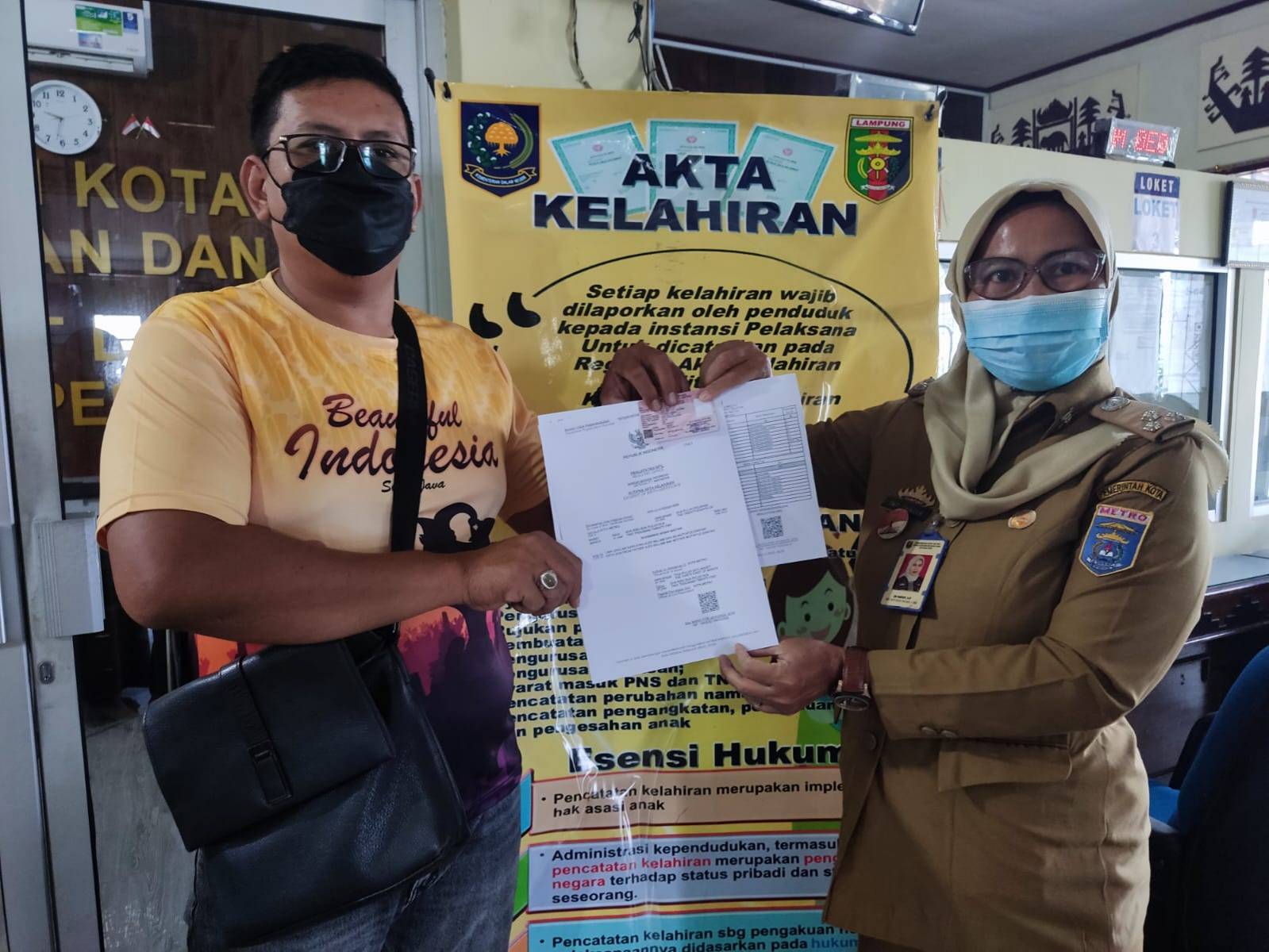 Penyerahan Dokumen Langsung Kepada Warga