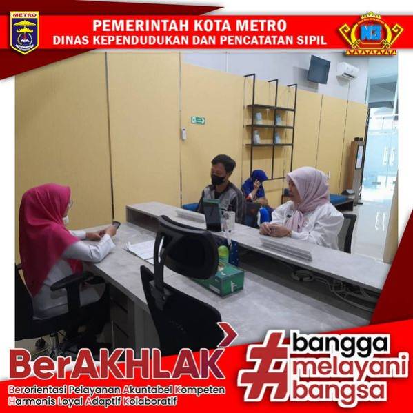 Kadis Disdukcapil Meninjau Pelayanan Kependudukan di Mal Pelayanan Publik