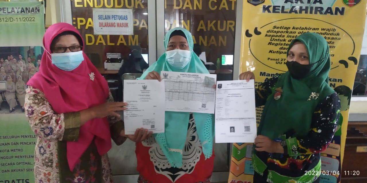 Penyerahan Dokumen Langsung Kepada Warga