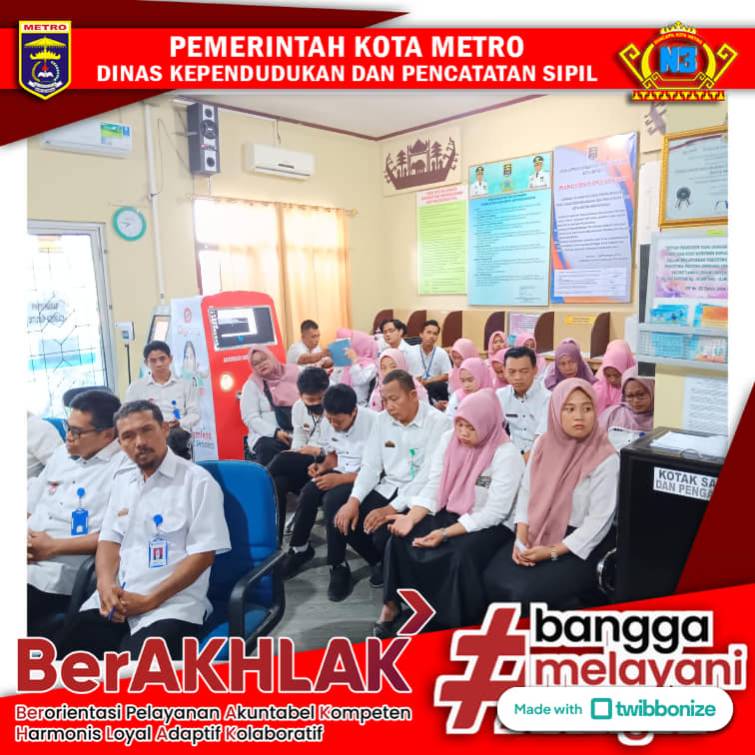 Briefing Mingguan dan koordinasi Pegawai Disdukcapil Kota Metro