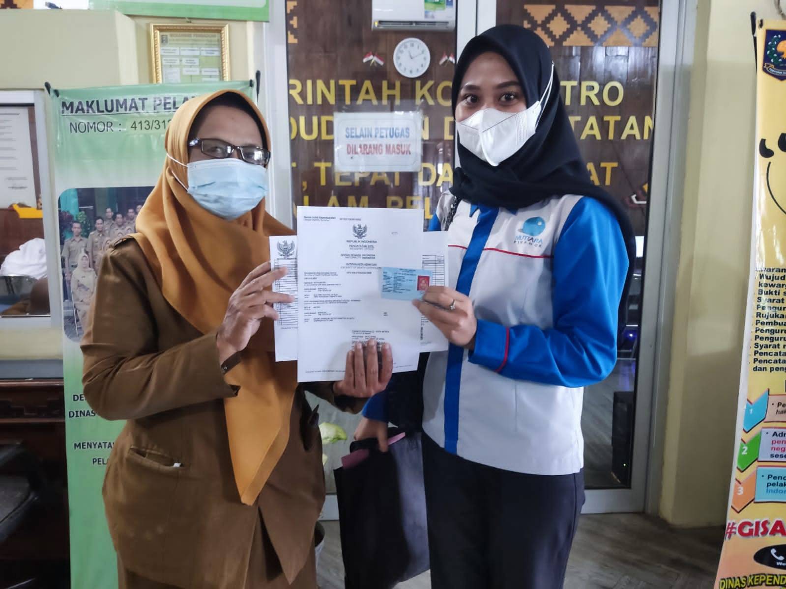 Penyerahan Dokumen Langsung Kepada Warga