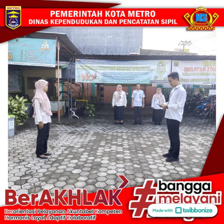 Pelaksanaan Apel Pagi Disdukcapil Kota Metro