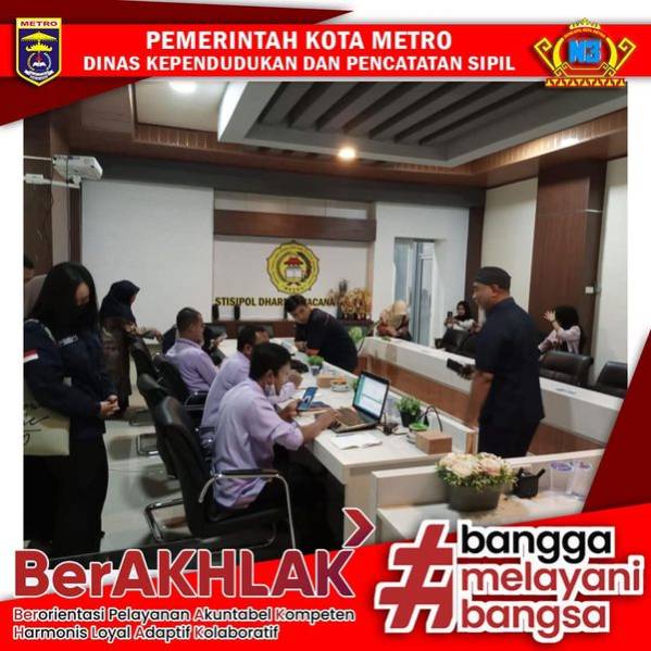 Jemput Bola pelayanan Pembuatan Identitas Kependudukan Digital (IKD) pada STISIPOL Darma Wacana Kota Metro