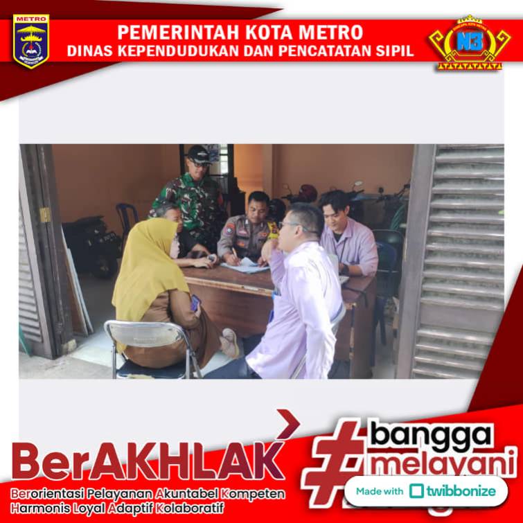 Jemput Bola Pelayanan IKD pada Pasar Murah di Kelurahan Mulyojati