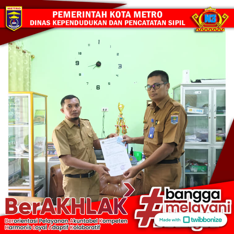 Penyerahan KTP Pemula ke SMK Negeri 2 Kota Metro