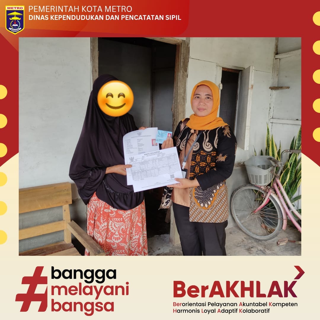 Penyerahan Dokumen Kependudukan Kepada Warga Penyandang Disabilitas