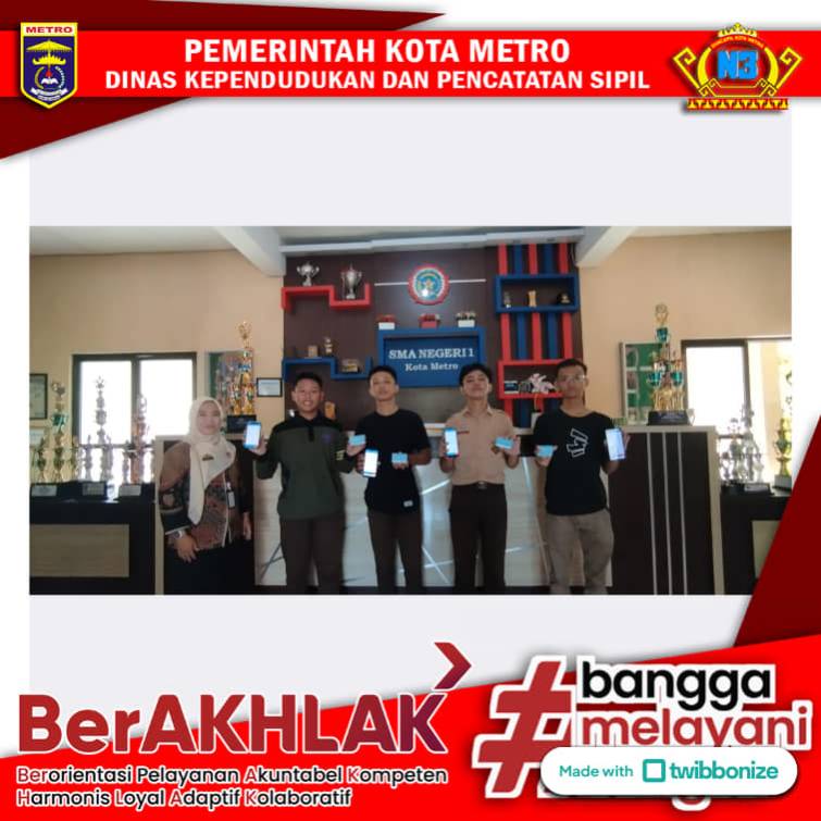 Jemput Bola Pelayanan Aktivasi IKD  di SMA Negeri 1 Kota Metro