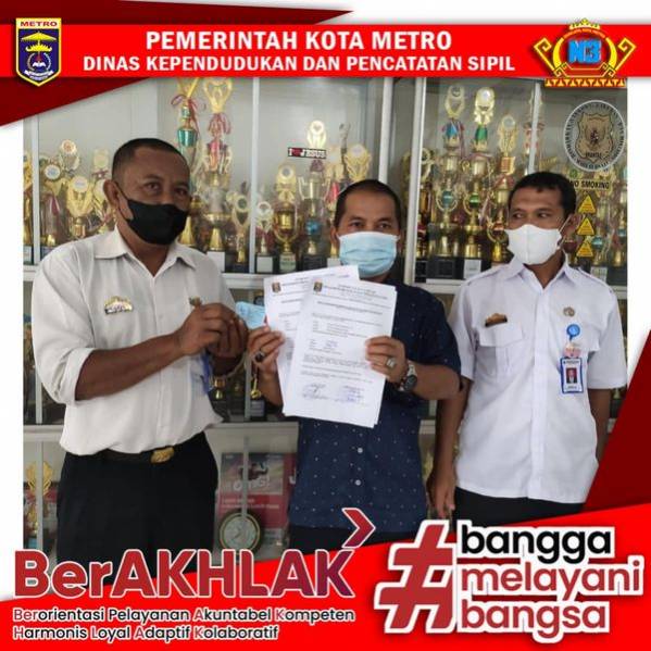 Penyerahan KTP-el ke Sekolah