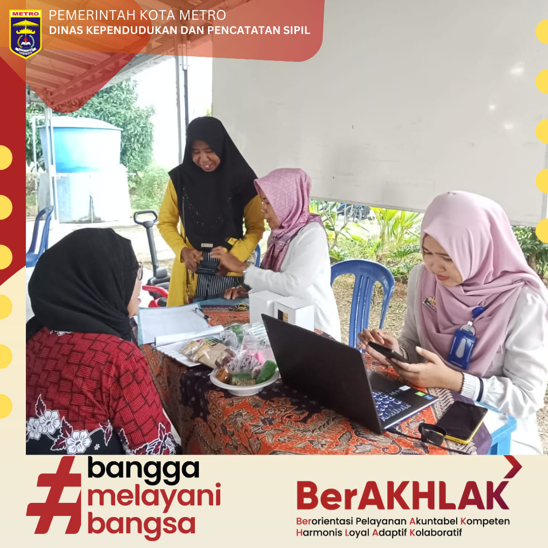 Jemput Bola Aktivasi IKD Pada Acara Posyandu Dahlia 9 Kel Yosomulyo