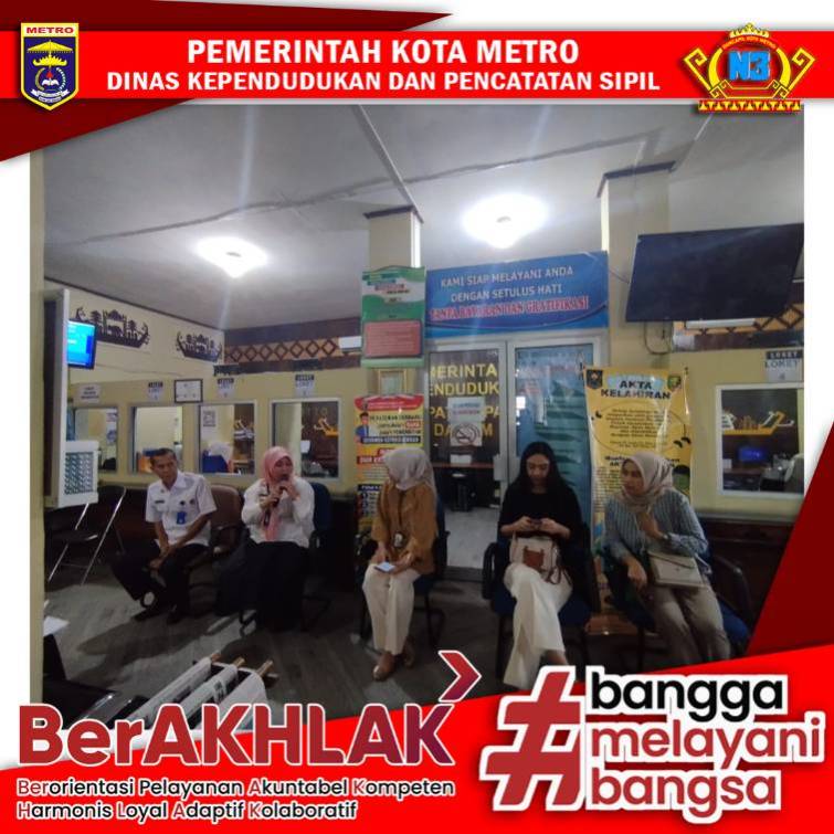 Briefing pagi dan koordinasi Pegawai Disdukcapil Kota Metro
