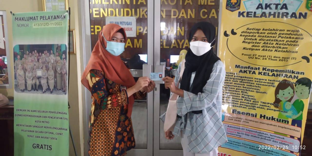 Penyerahan Dokumen Langsung Kepada Warga