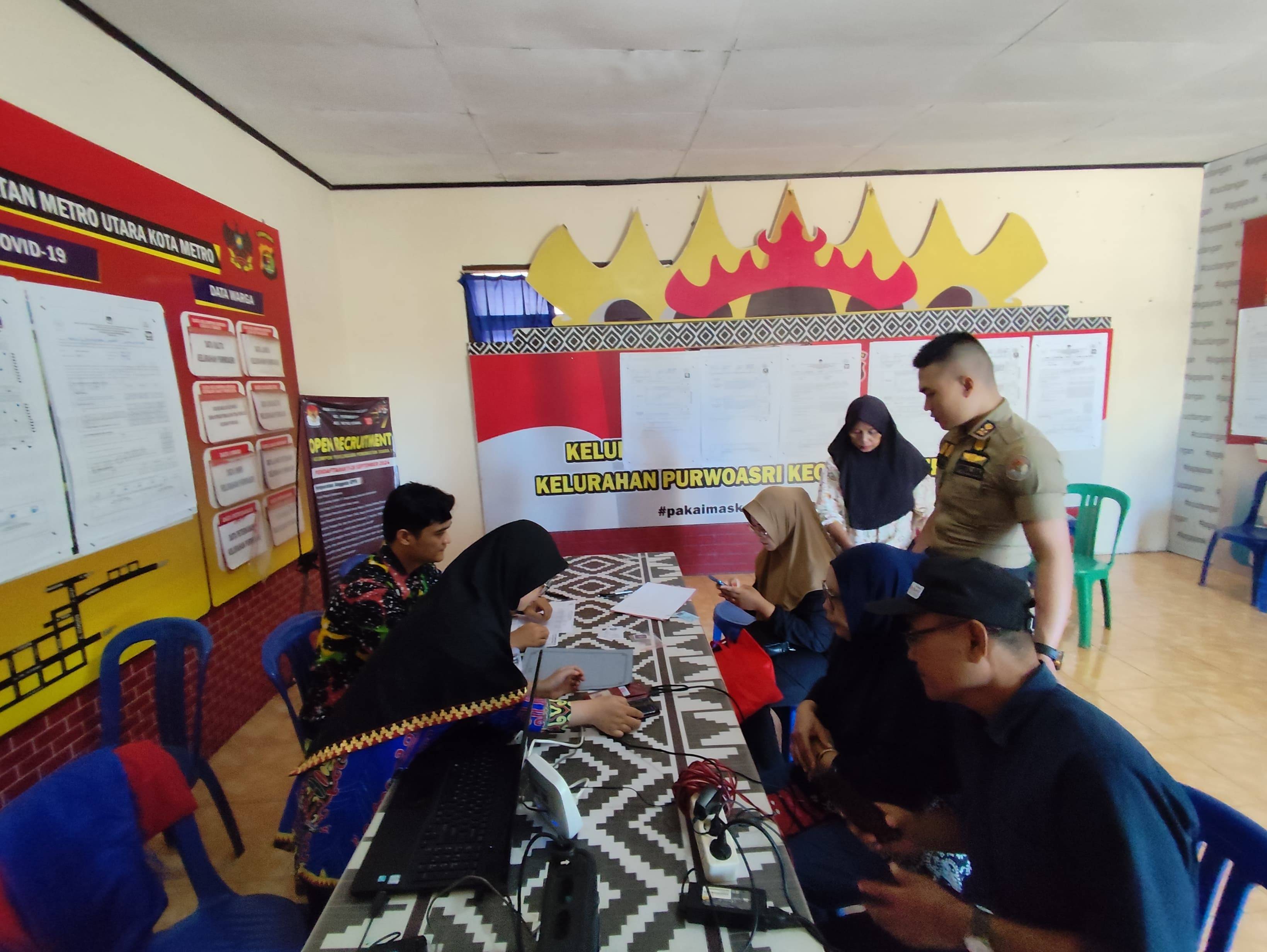 Disdukcapil Metro Jemput Bola Perekaman KTP Pemula, Aktivasi IKD, dan KIA di Kelurahan Purwoasri