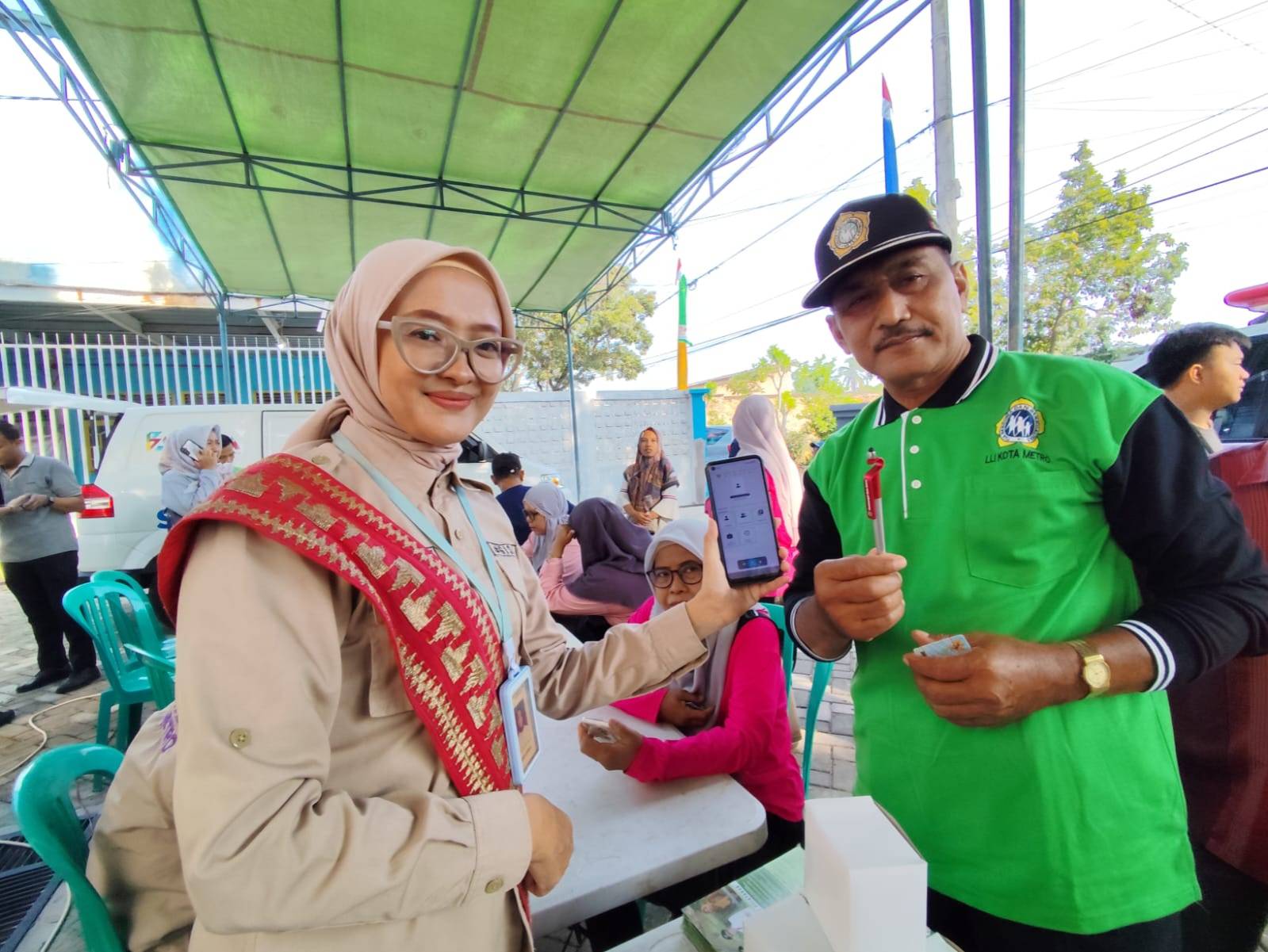 Disdukcapil Metro Gencarkan Aktivasi IKD pada kegiatan GEMA GANAS di Kelurahan Ganjar Asri