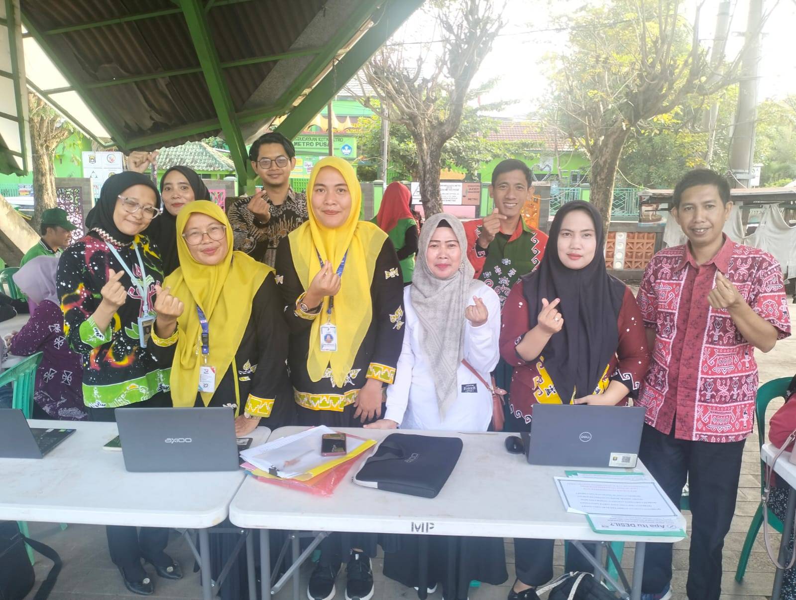 Dukcapil Metro Aktivasi IKD pada Kegiatan Pasar Tani Metro Bahagia