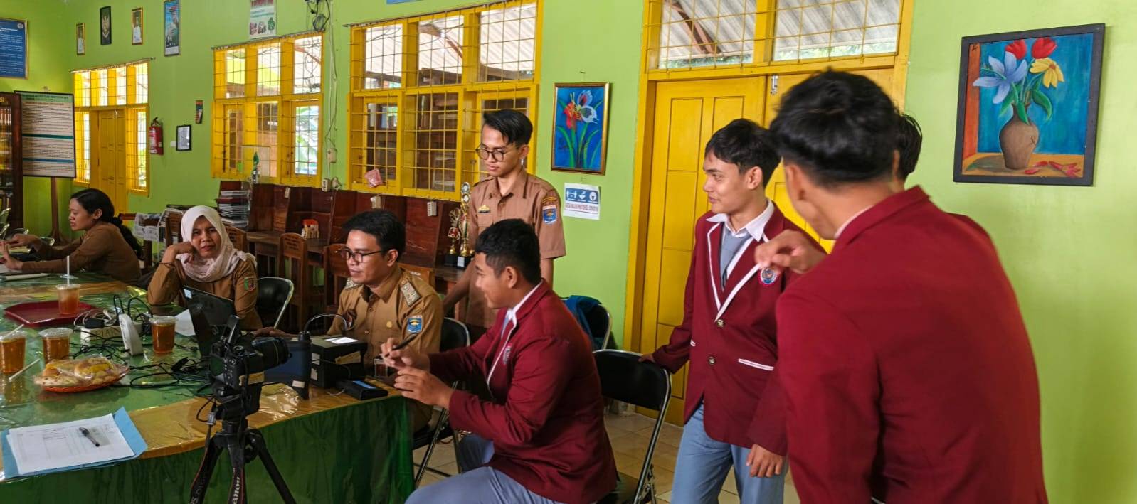 Disdukcapil Jemput Bola Perekaman KTP-el di SMA Negeri 1 Metro