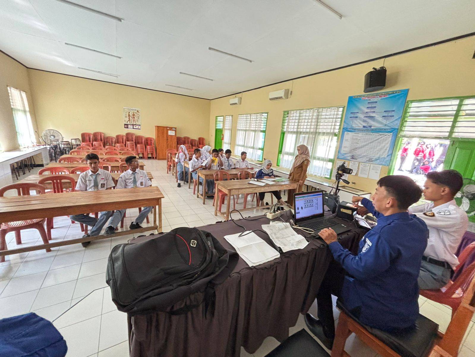 Disdukcapil Jemput Bola Perekaman KTP-el di SMK Negeri 4 Kota Metro