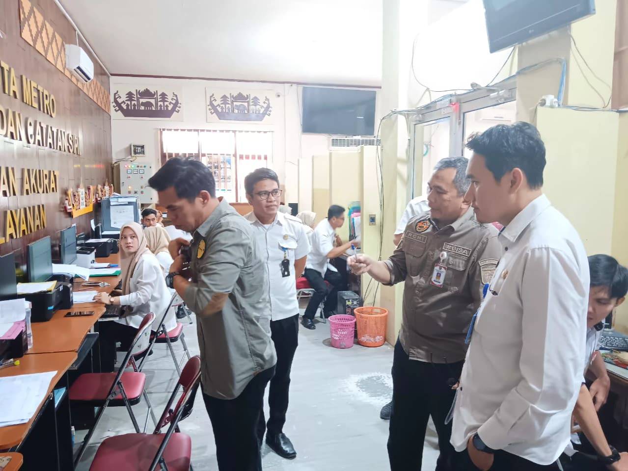Kunjungan Tim Audit Internal SMKI ISO 27001 dari Dinas Kependudukan dan Pencatatan Provinsi Lampung