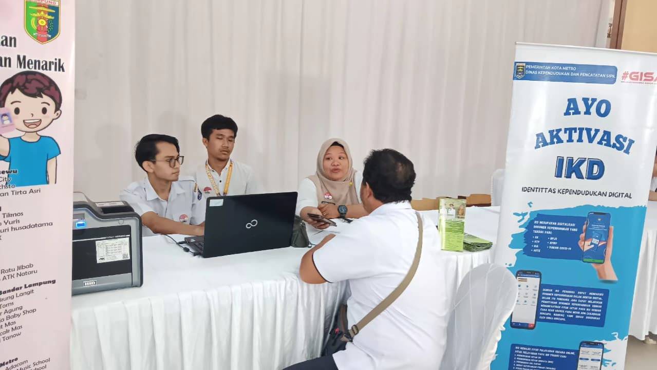 Meriahkan Festival UMKM Mitra Adhyaksa, Disdukcapil Kota Metro Buka Layanan KIA dan IKD di Gedung Sesat Agung