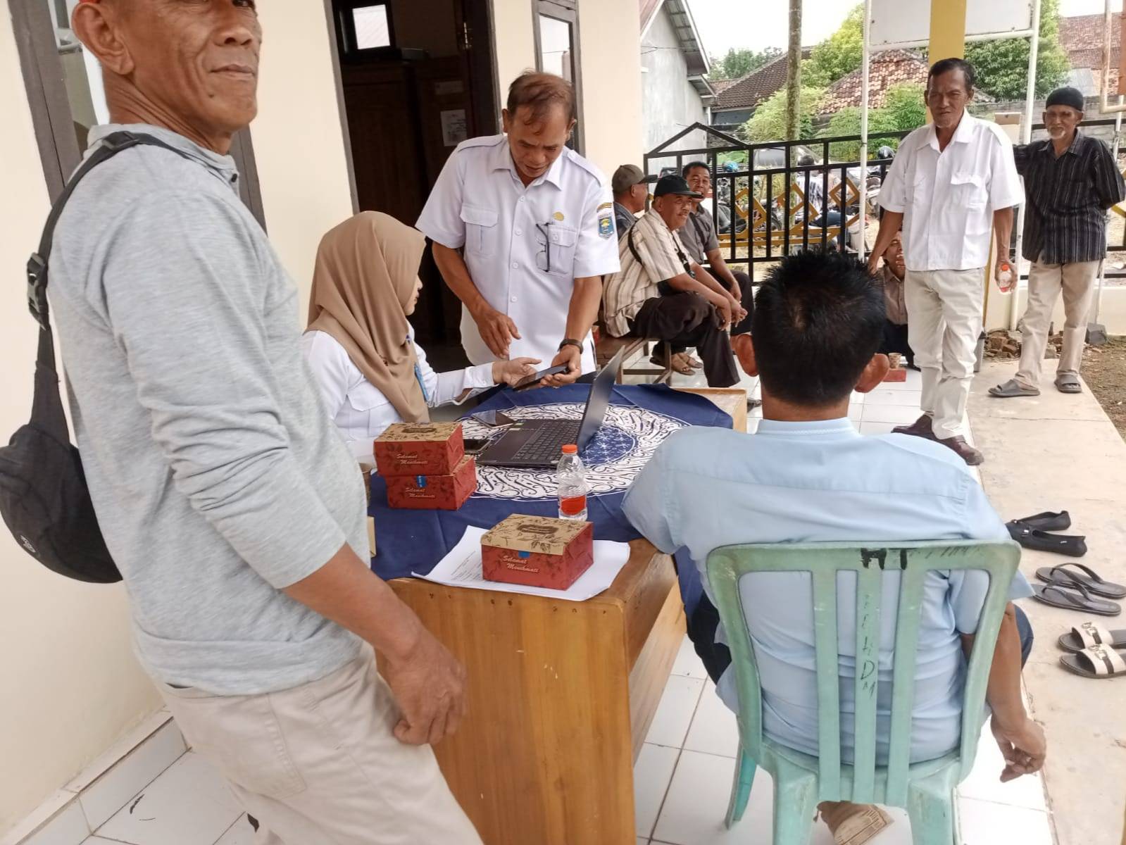IKD Makin Dekat, Disdukcapil Metro Layani Warga di Musrenbang Hadimulyo Timur