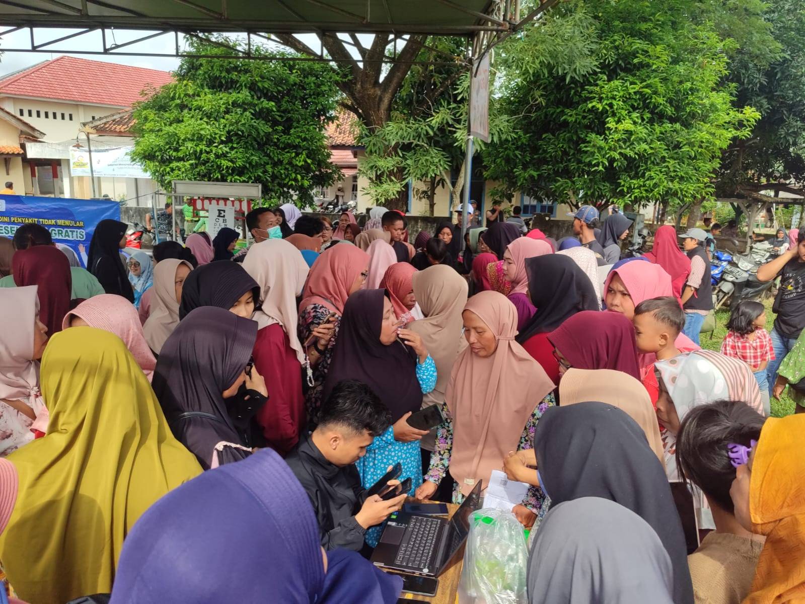 Belanja Sambil Aktivasi! Disdukcapil Metro Buka Layanan IKD di Pasar Tani Metro Bahagia