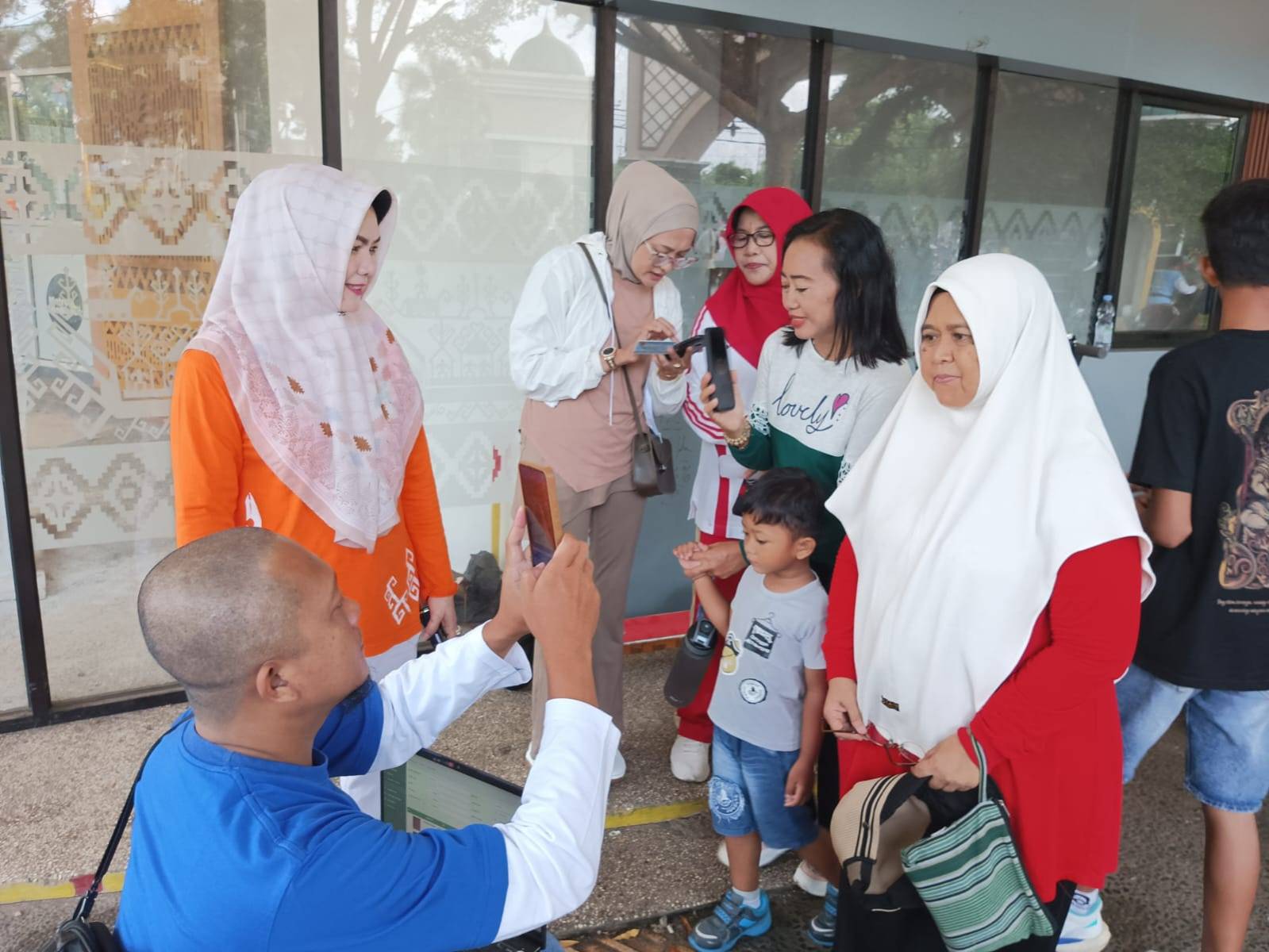 Manfaatkan Car Free Day, Disdukcapil Metro Jemput Bola Aktivasi IKD untuk Masyarakat