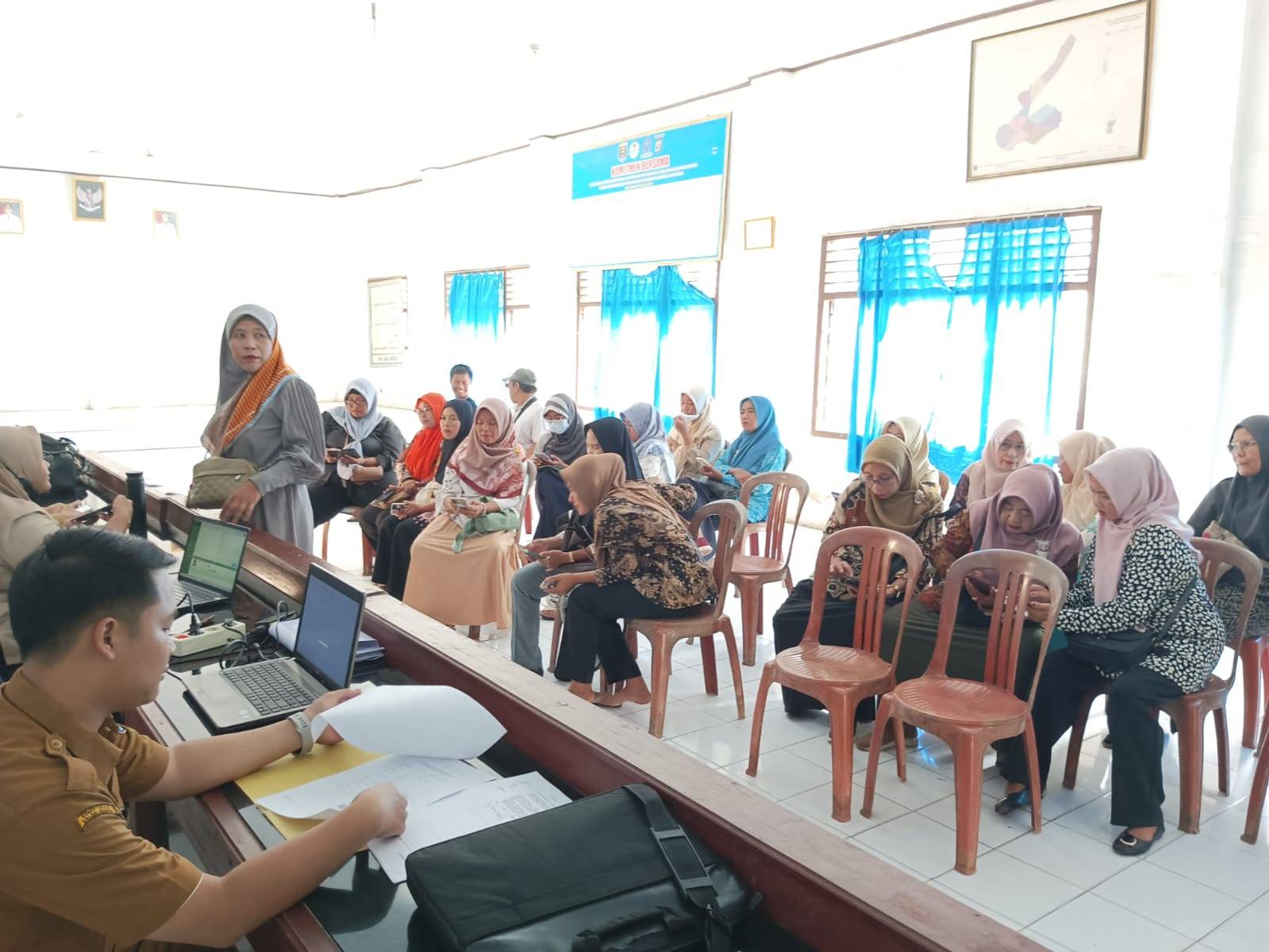 Jemput Bola di Banjarsari Disdukcapil Metro Percepat Aktivasi IKD bagi Agen Digitalisasi Bansos