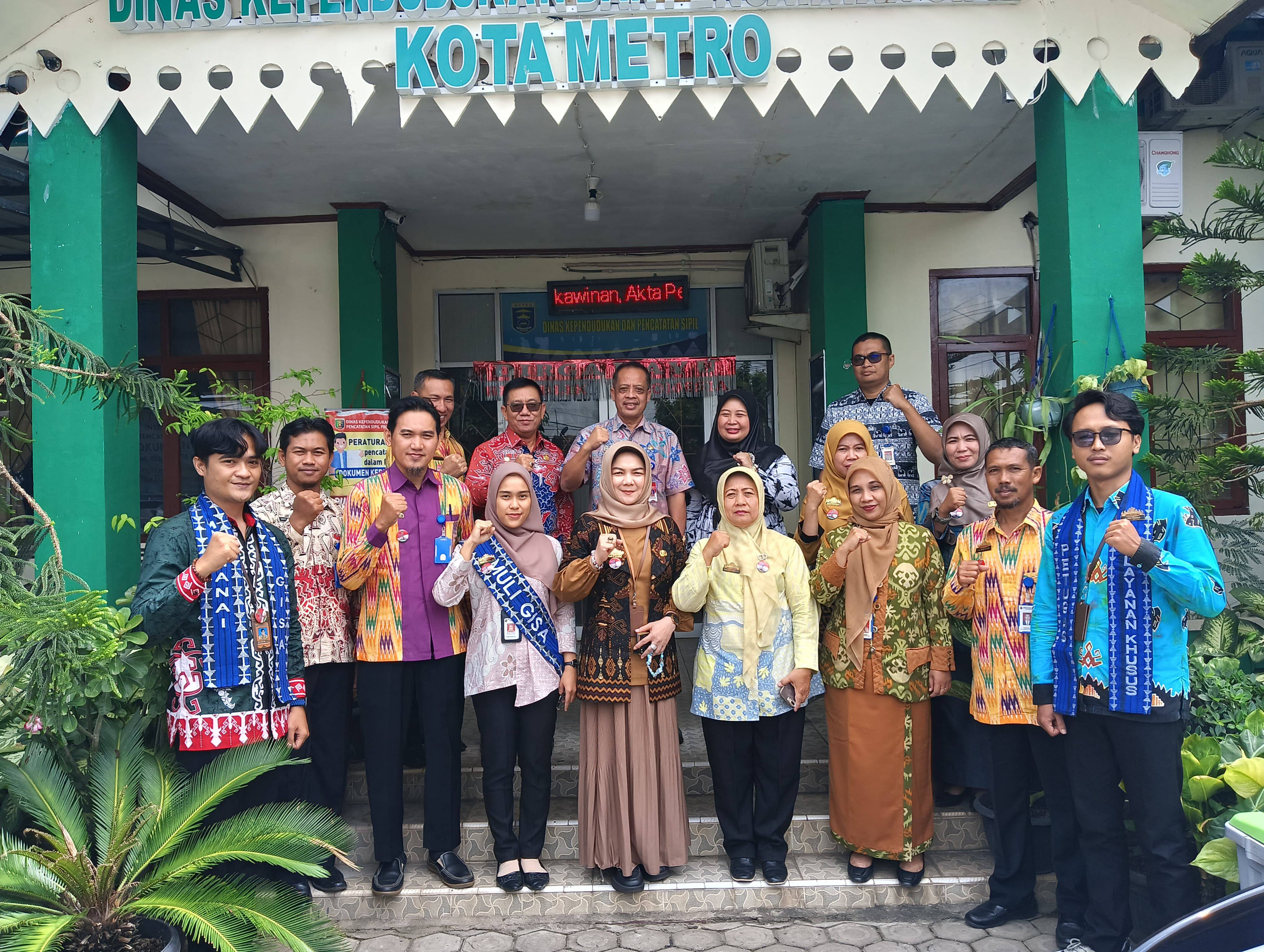 Penanggungjawab Wilayah Lampung dari Ditjen Dukcapil Tinjau Kinerja Disdukcapil Kota Metro