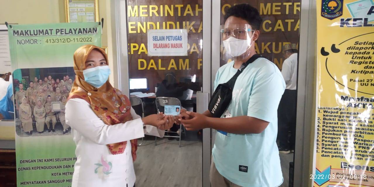 Penyerahan Dokumen Langsung Kepada Warga