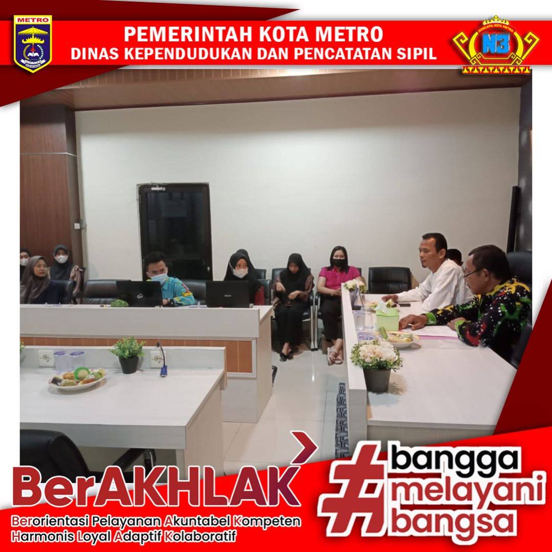 Jemput Bola pelayanan hari ke Pembuatan Identitas Kependudukan Digital (IKD) pada STISIPOL Darma Wacana Kota Metro