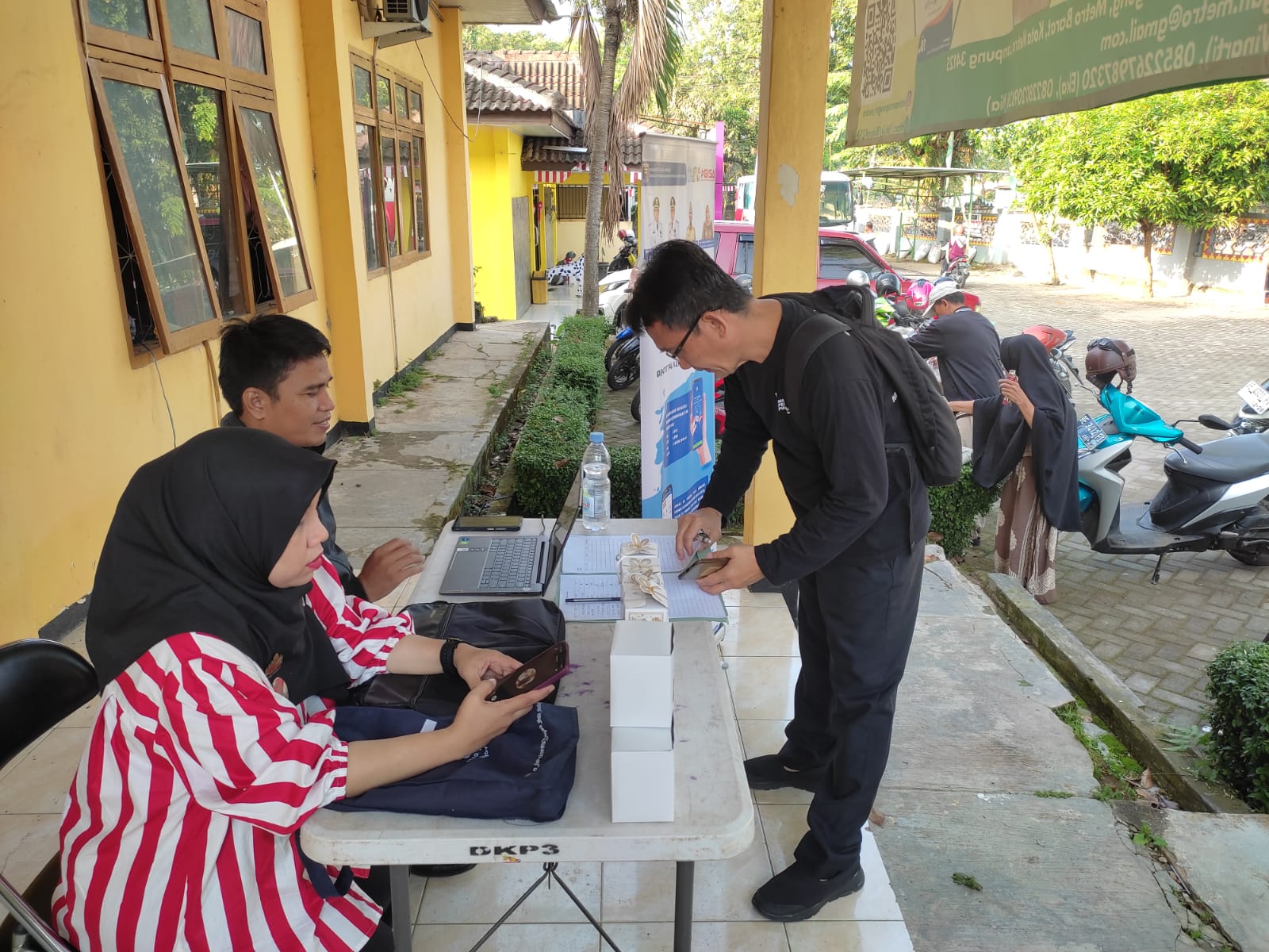 Jemput Bola Pelayanan Aktivasi IKD Pada Acara Pasar Tani Agroceria