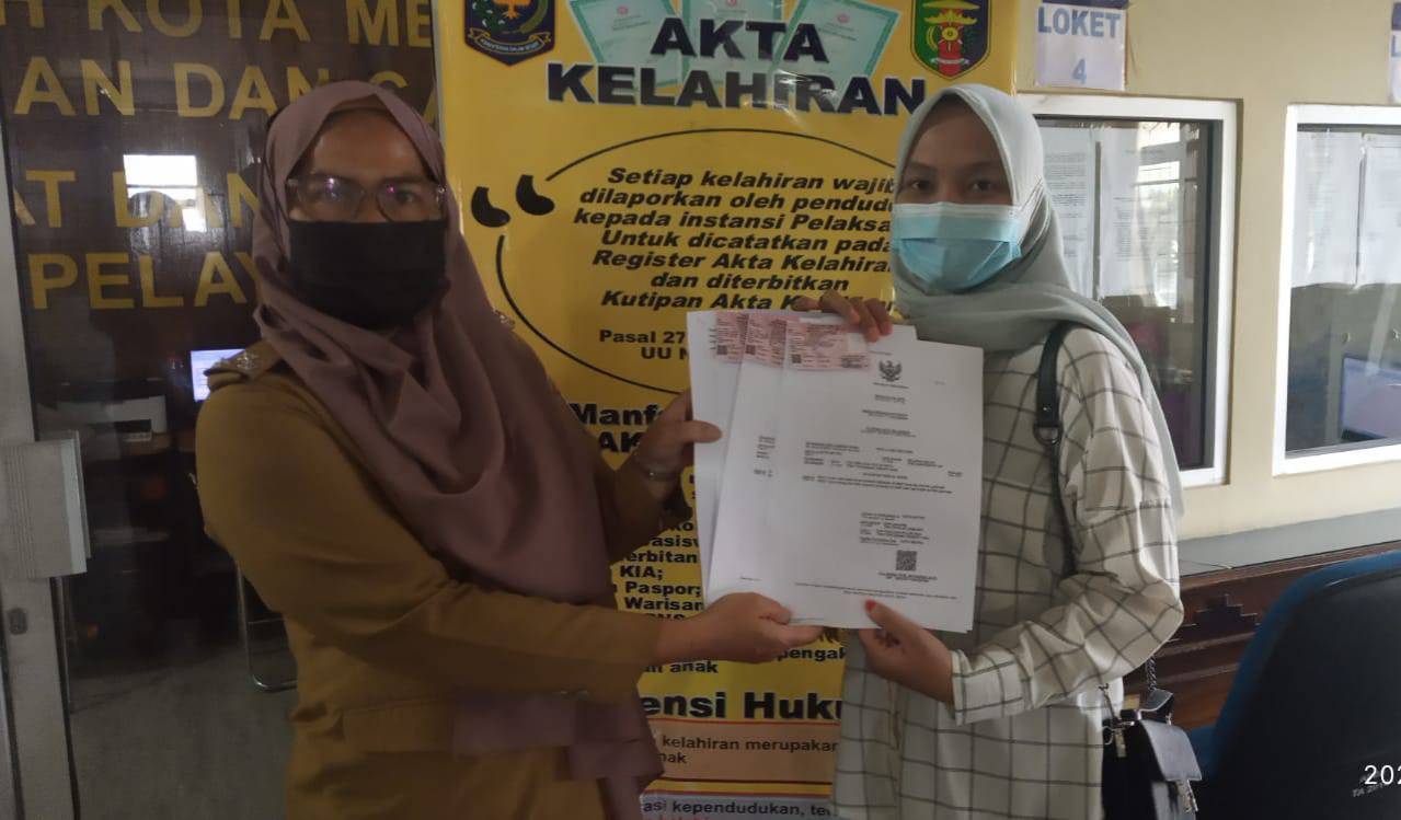 Penyerahan Dokumen Langsung Kepada Warga