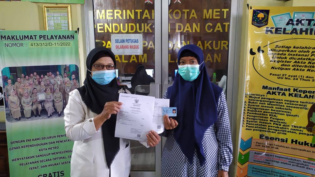 Penyerahan Dokumen Langsung Kepada Warga
