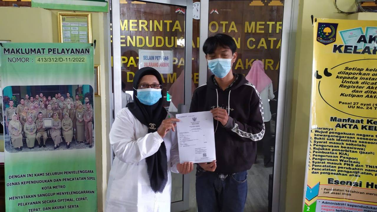 Penyerahan Dokumen Langsung Kepada Warga