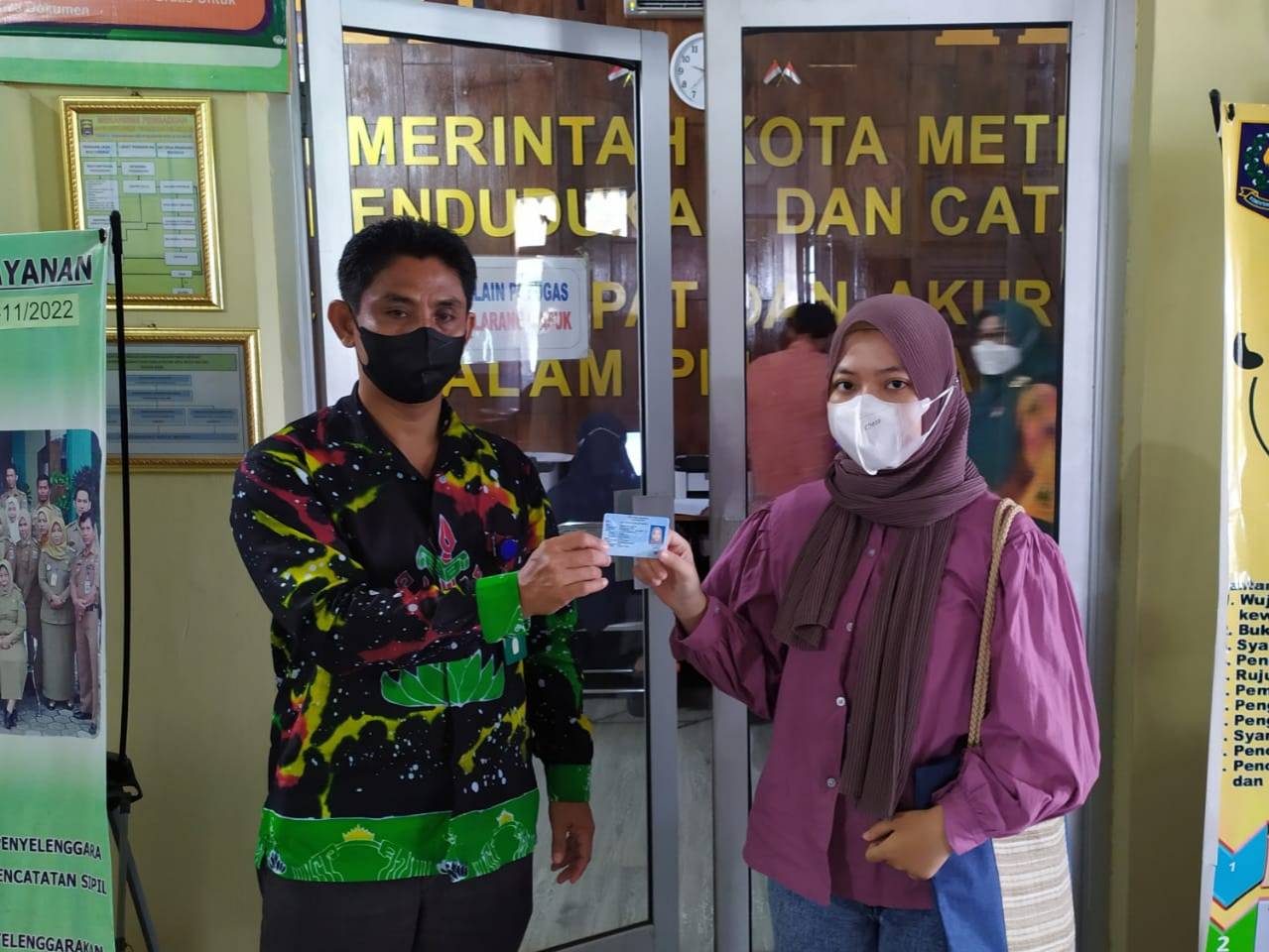 Penyerahan Dokumen Langsung Kepada Warga