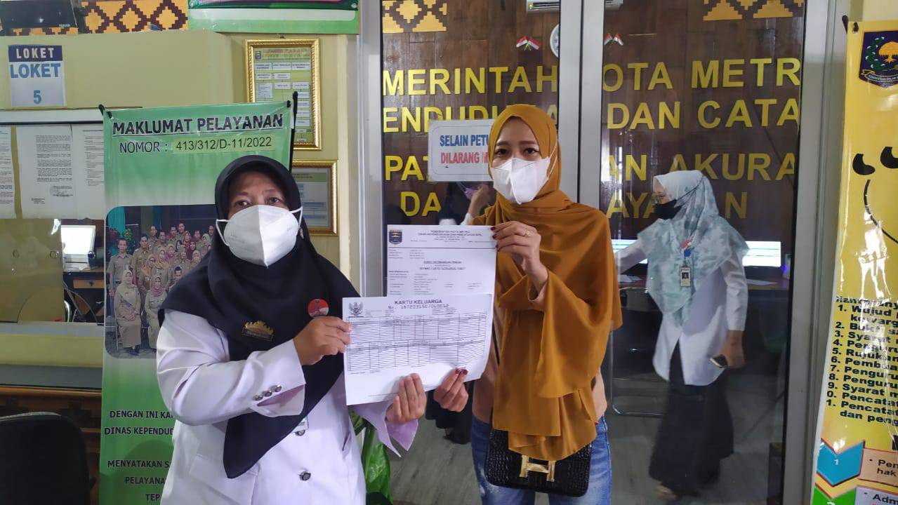 Penyerahan Dokumen Langsung Kepada Warga