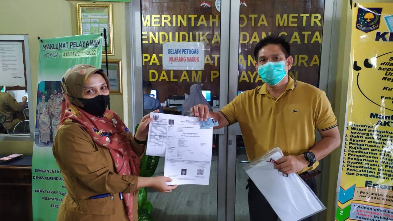 Penyerahan Dokumen Langsung Kepada Warga