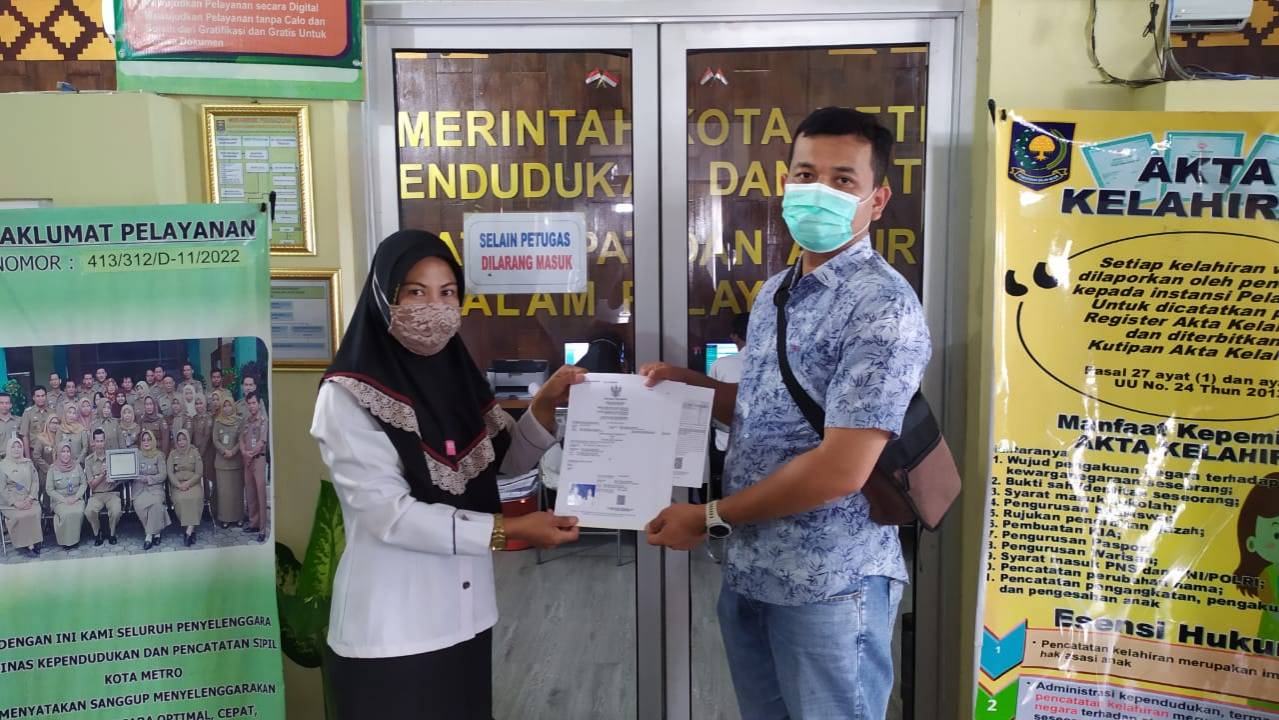 Penyerahan Dokumen Langsung Kepada Warga