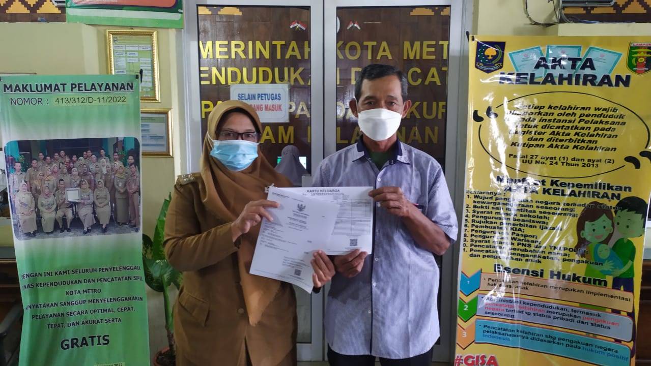 Penyerahan Dokumen Langsung Kepada Warga