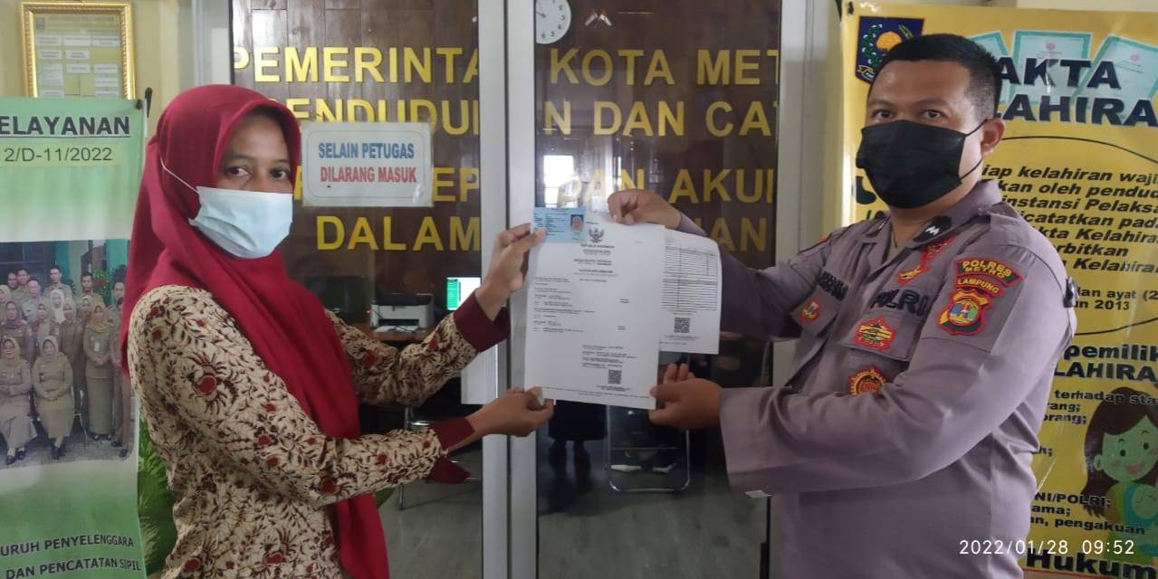 Penyerahan Dokumen Langsung Kepada Warga