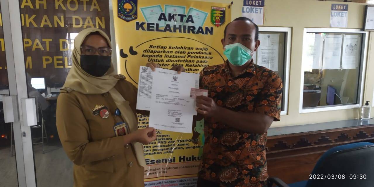 Penyerahan Dokumen Langsung Kepada Warga