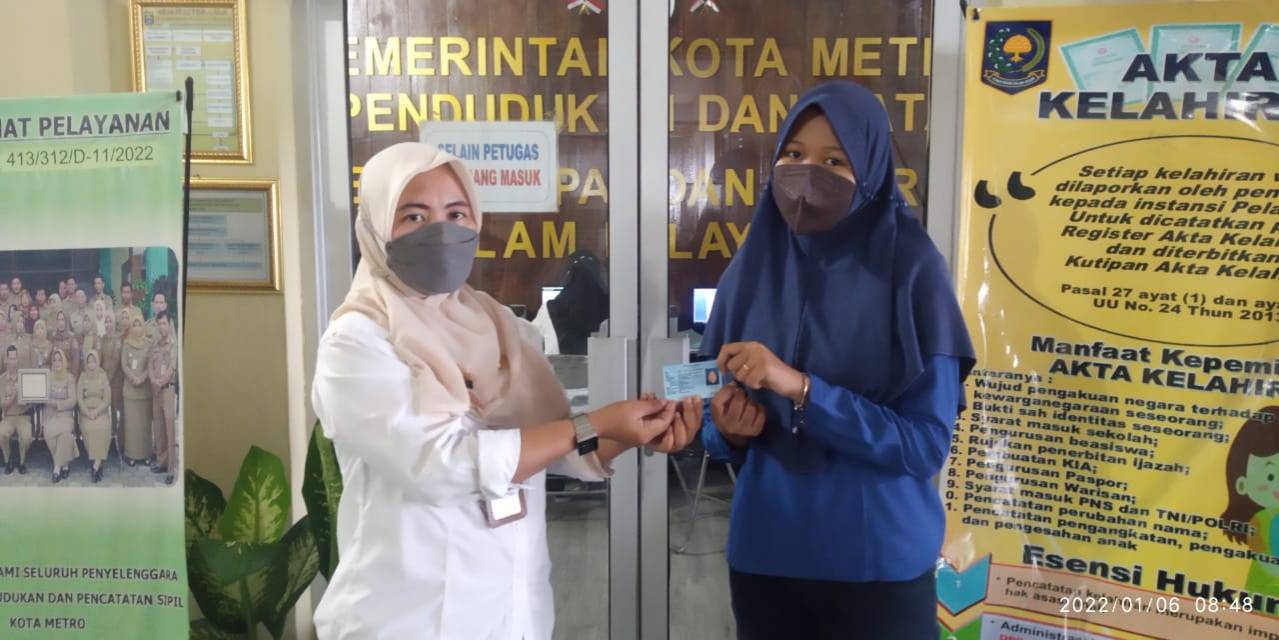 Penyerahan Dokumen Langsung Kepada Warga