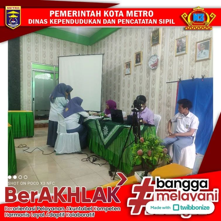 PEREKAMAN KTP-EL KELILING DAN AKTIVASI IKD KE SMA MUHAMMADIYAH 1 KOTA METRO